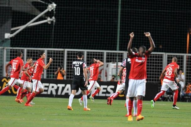 Imagens do jogo entre Atltico e Internacional, no Independncia, pela Copa Libertadores