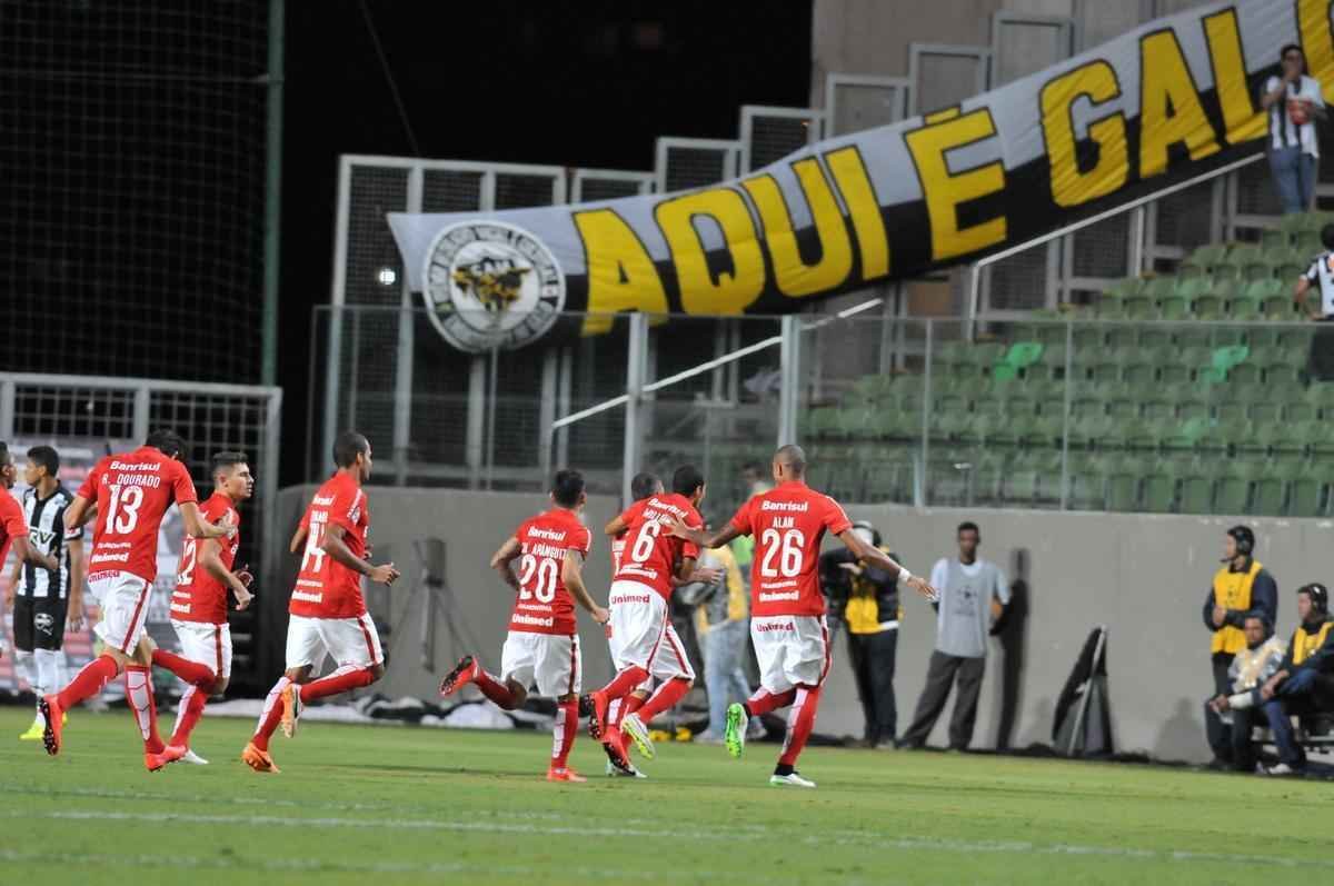 Imagens do jogo entre Atltico e Internacional, no Independncia, pela Copa Libertadores