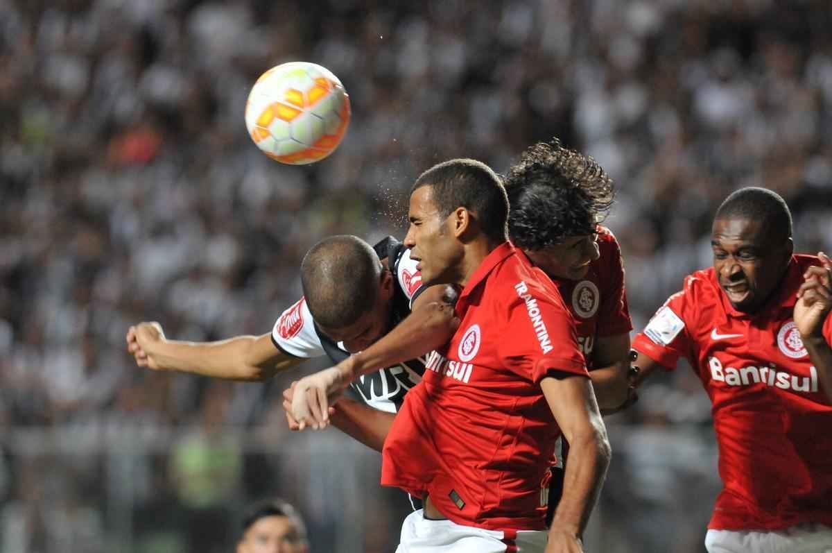 Imagens do jogo entre Atltico e Internacional, no Independncia, pela Copa Libertadores