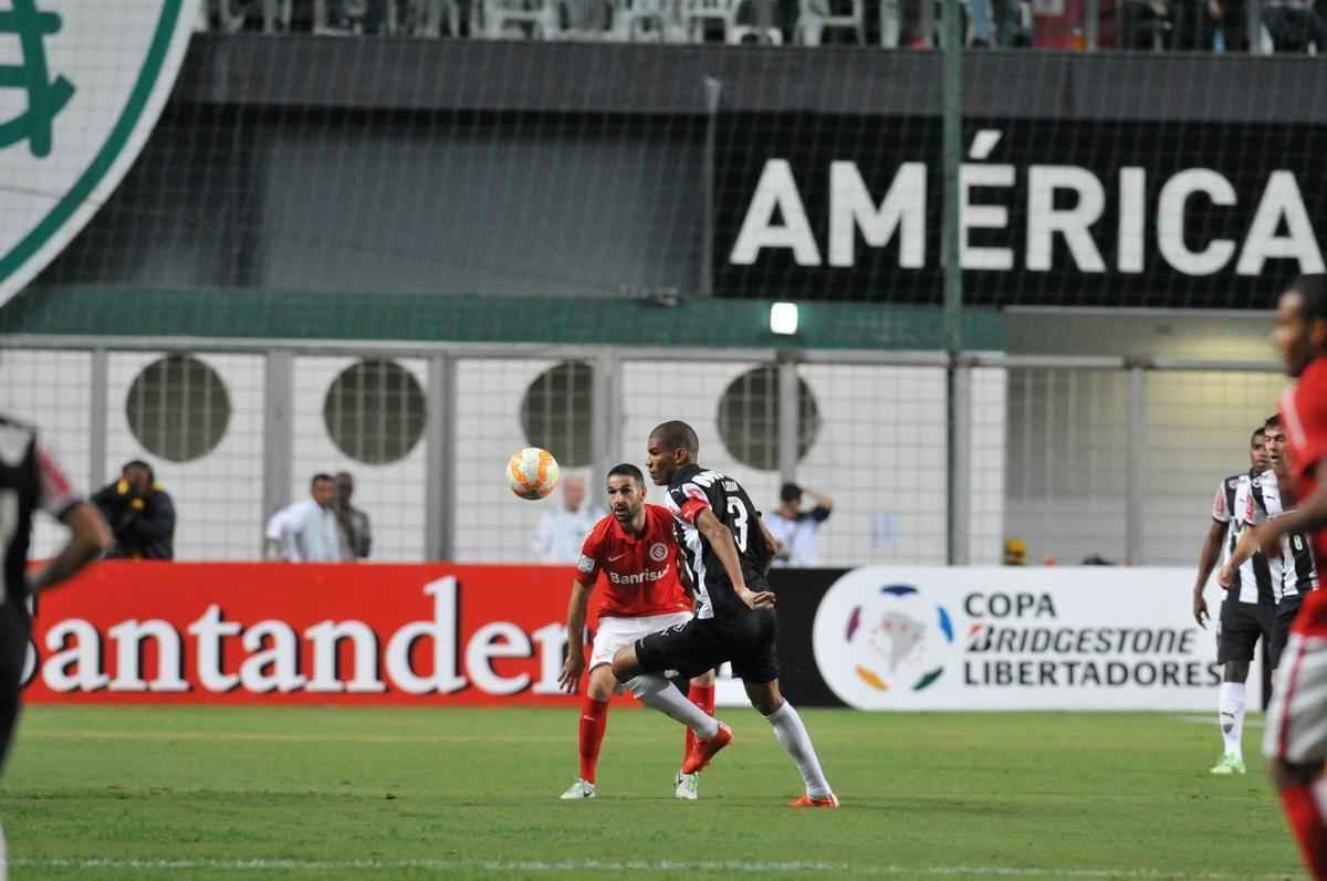 Imagens do jogo entre Atltico e Internacional, no Independncia, pela Copa Libertadores