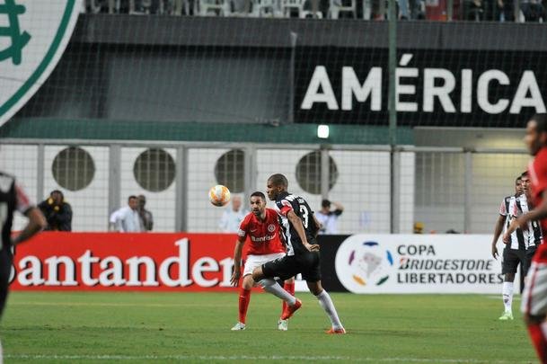 Imagens do jogo entre Atltico e Internacional, no Independncia, pela Copa Libertadores