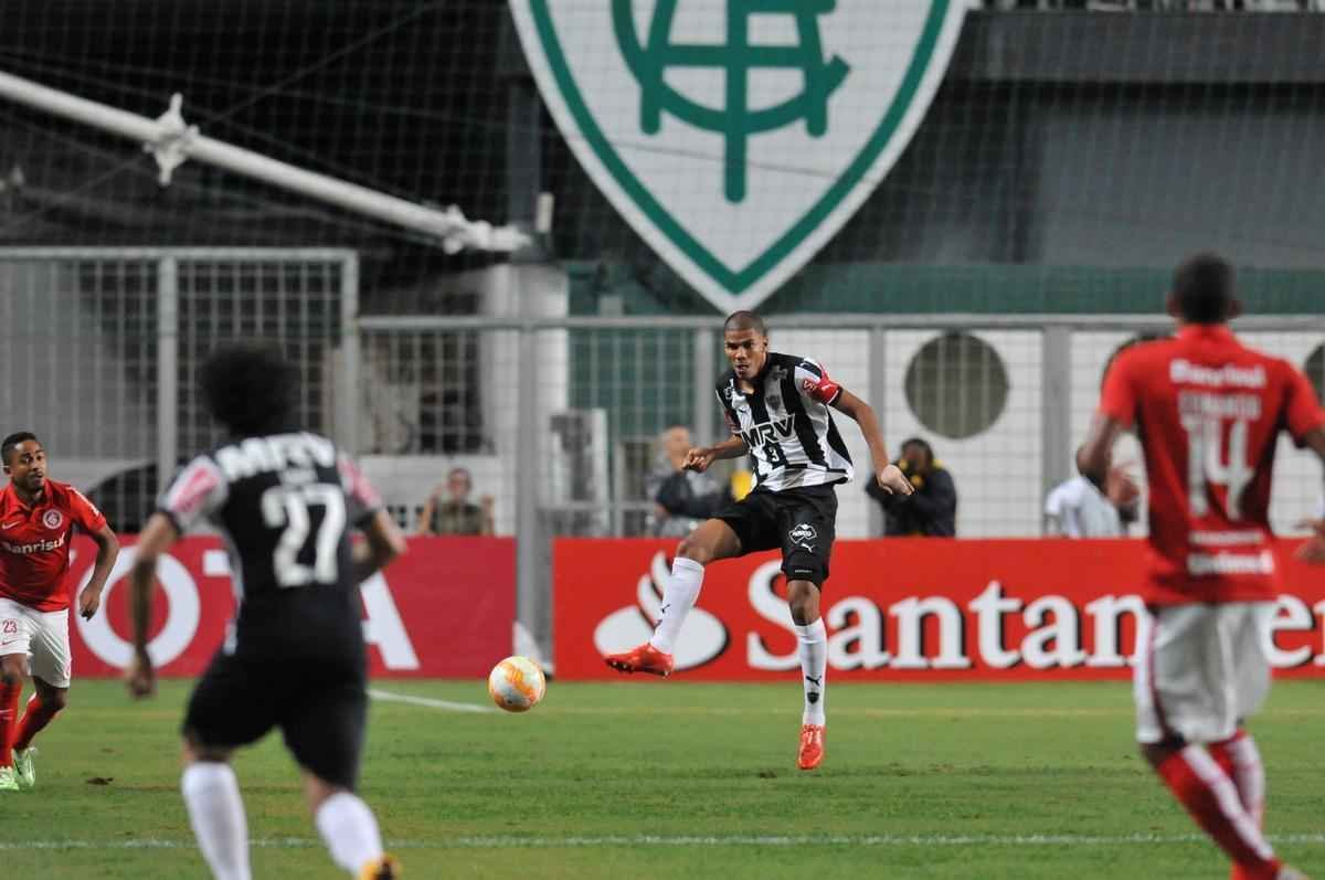 Imagens do jogo entre Atltico e Internacional, no Independncia, pela Copa Libertadores