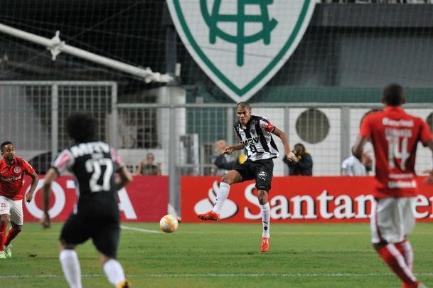 Imagens do jogo entre Atltico e Internacional, no Independncia, pela Copa Libertadores
