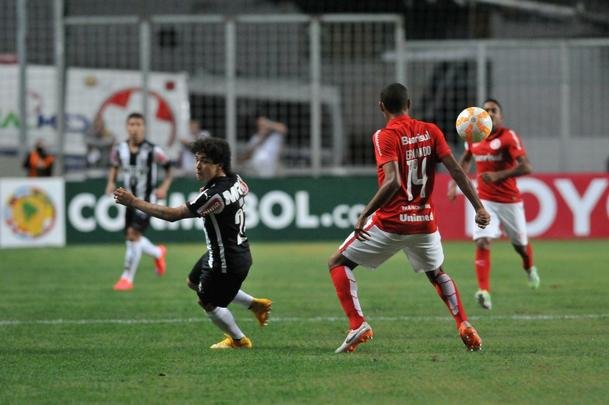 Imagens do jogo entre Atltico e Internacional, no Independncia, pela Copa Libertadores