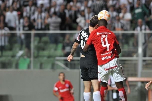 Imagens do jogo entre Atltico e Internacional, no Independncia, pela Copa Libertadores