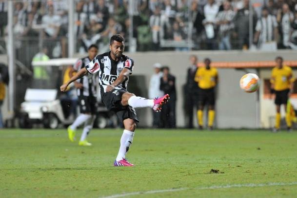 Imagens do jogo entre Atltico e Internacional, no Independncia, pela Copa Libertadores