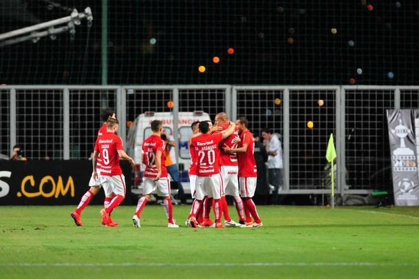Imagens do jogo entre Atltico e Internacional, no Independncia, pela Copa Libertadores