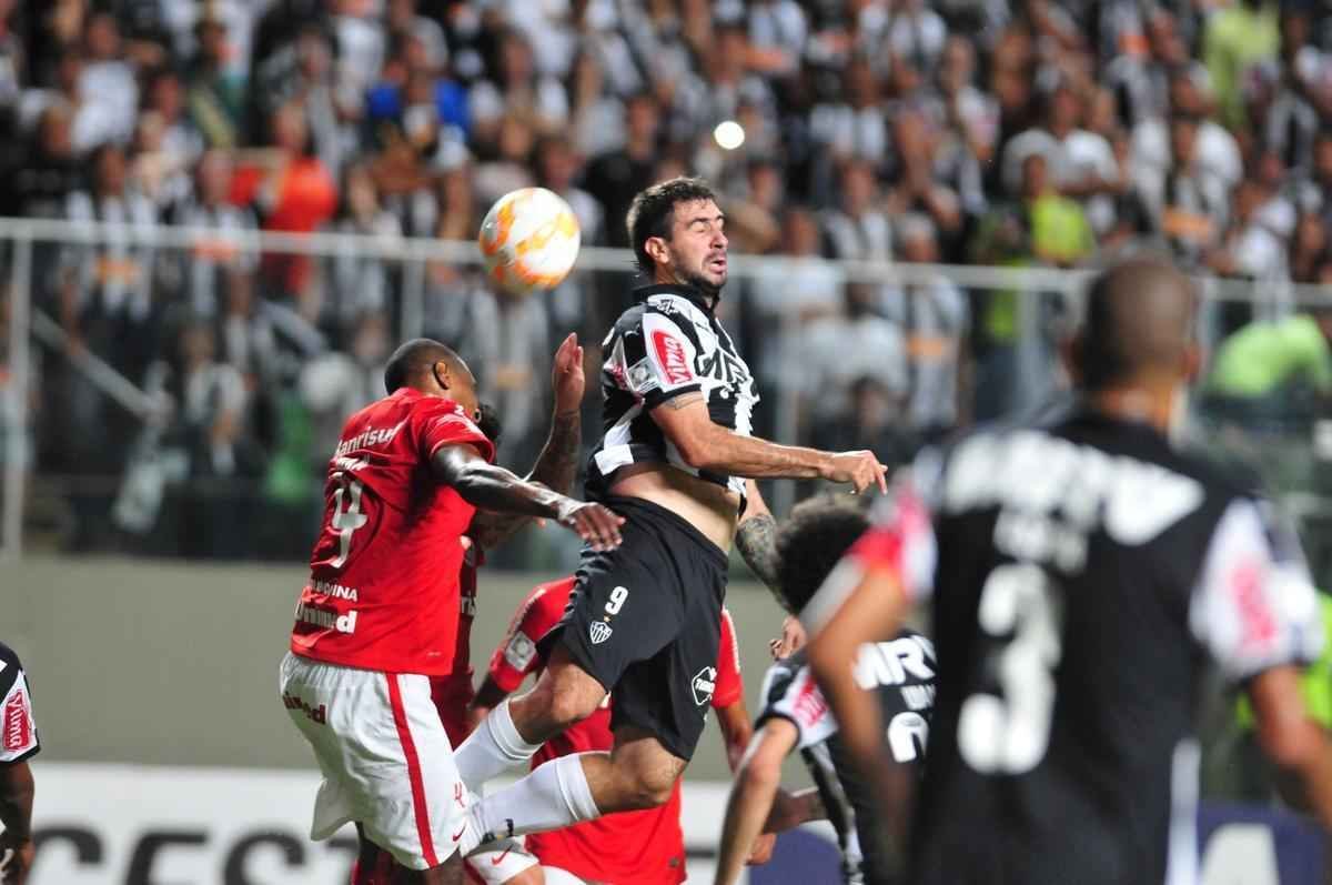 Imagens do jogo entre Atltico e Internacional, no Independncia, pela Copa Libertadores