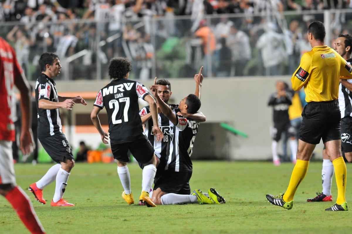 Imagens do jogo entre Atltico e Internacional, no Independncia, pela Copa Libertadores