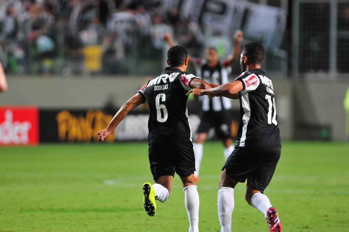Imagens do jogo entre Atltico e Internacional, no Independncia, pela Copa Libertadores