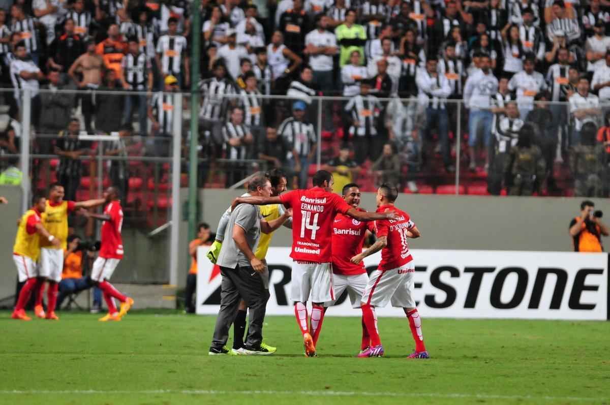 Imagens do jogo entre Atltico e Internacional, no Independncia, pela Copa Libertadores
