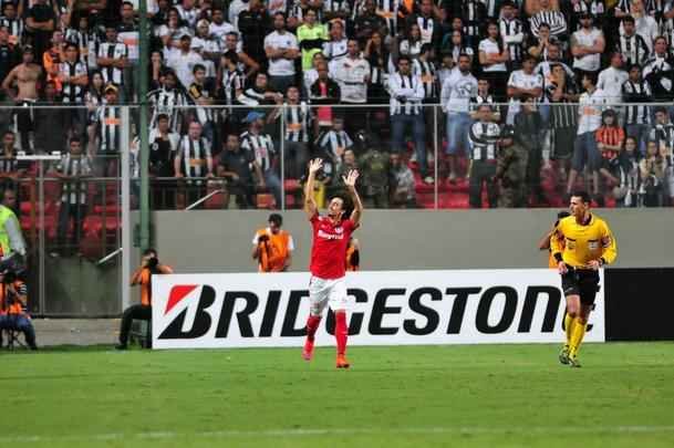 Imagens do jogo entre Atltico e Internacional, no Independncia, pela Copa Libertadores