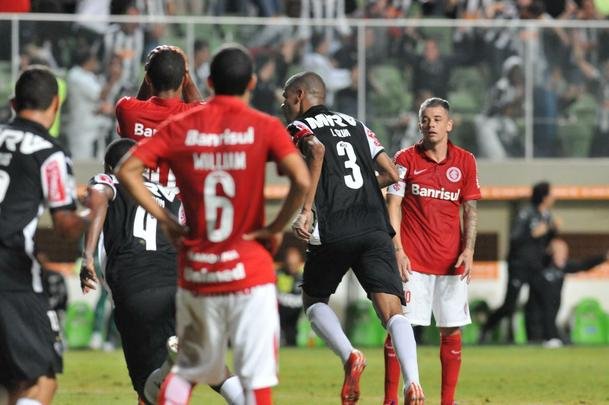 Imagens do jogo entre Atltico e Internacional, no Independncia, pela Copa Libertadores