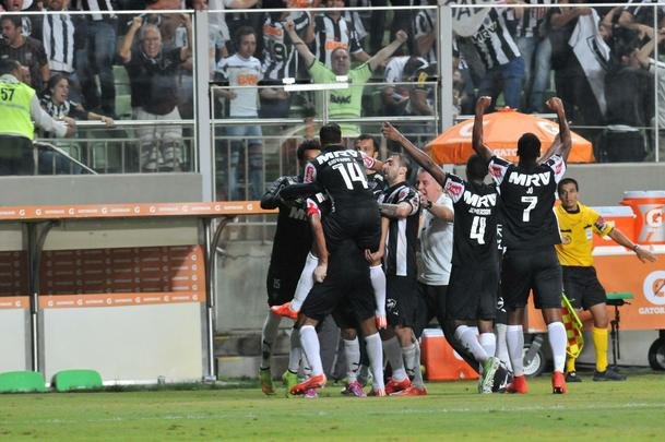 Imagens do jogo entre Atltico e Internacional, no Independncia, pela Copa Libertadores