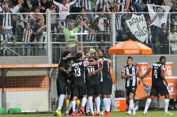 Imagens do jogo entre Atltico e Internacional, no Independncia, pela Copa Libertadores