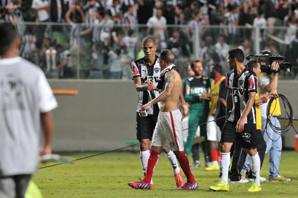Imagens do jogo entre Atltico e Internacional, no Independncia, pela Copa Libertadores