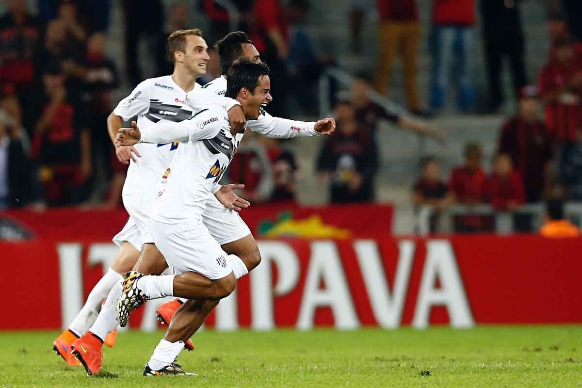 Tupi  derrotado pelo Atltico-PR por 2 a 1 em Curitiba, mas avana na Copa do Brasil