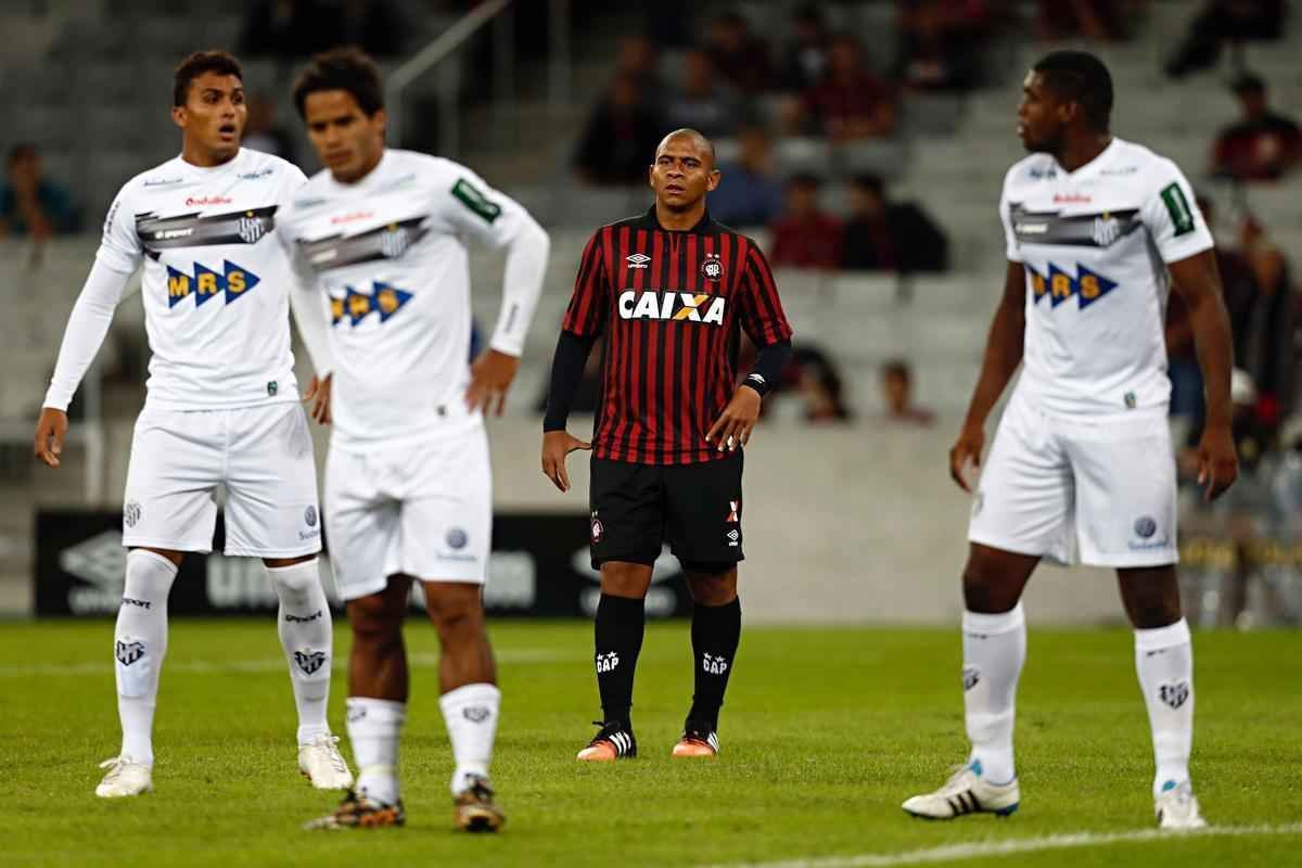 Tupi  derrotado pelo Atltico-PR por 2 a 1 em Curitiba, mas avana na Copa do Brasil