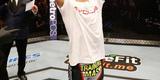 Rafael dos Anjos enfrentou na sequncia o ex-campeo da diviso, Ben Henderson, e venceu por nocaute no primeiro round