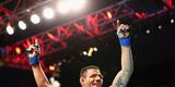 Em sua 18 luta, a maior vitria. Rafael dos Anjos atropelou o favorito e campeo Anthony Pettis, venceu por deciso unnime e conquistou o cinturo