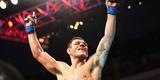 Em sua 18 luta, a maior vitria. Rafael dos Anjos atropelou o favorito e campeo Anthony Pettis, venceu por deciso unnime e conquistou o cinturo