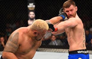 Imagens do duelo entre Stipe Miocic e Mark Hunt no UFC em Adelaide. Croata-americano venceu por nocaute tcnico no quinto round