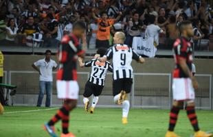 Alvinegro e Internacional se enfrentam no Beira-Rio, em Porto Alegre, pelas oitavas de final da Copa Libertadores