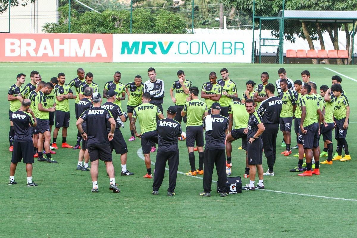 Time completo: Levir Culpi no tem desfalques para o jogo decisivo contra o Internacional. Com exceo de Lucas Cndido, que passou por cirurgia recentemente, o tcnico conta com todo o elenco para a partida. O comandante pode escalar a equipe e alter-la durante a partida da forma que desejar em busca da classificao.