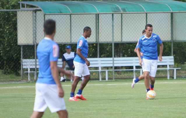 Tcnico Marcelo Oliveira fez um treino ttico fechado na Toca da Raposa II e no mostrou o time que enfrentar o So Paulo. Jornalistas acompanharam apenas atividade recreativa.