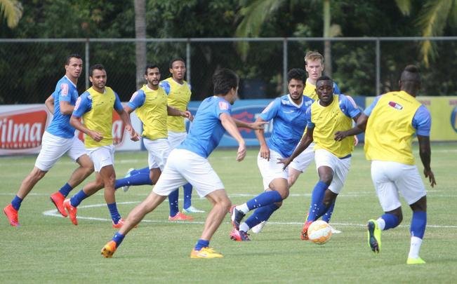 Tcnico Marcelo Oliveira fez um treino ttico fechado na Toca da Raposa II e no mostrou o time que enfrentar o So Paulo. Jornalistas acompanharam apenas atividade recreativa.