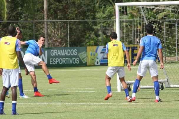 Tcnico Marcelo Oliveira fez um treino ttico fechado na Toca da Raposa II e no mostrou o time que enfrentar o So Paulo. Jornalistas acompanharam apenas atividade recreativa.