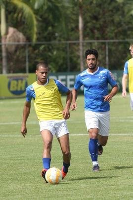 Tcnico Marcelo Oliveira fez um treino ttico fechado na Toca da Raposa II e no mostrou o time que enfrentar o So Paulo. Jornalistas acompanharam apenas atividade recreativa.