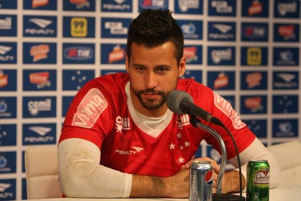 Tcnico Marcelo Oliveira fez um treino ttico fechado na Toca da Raposa II e no mostrou o time que enfrentar o So Paulo. Jornalistas acompanharam apenas atividade recreativa.