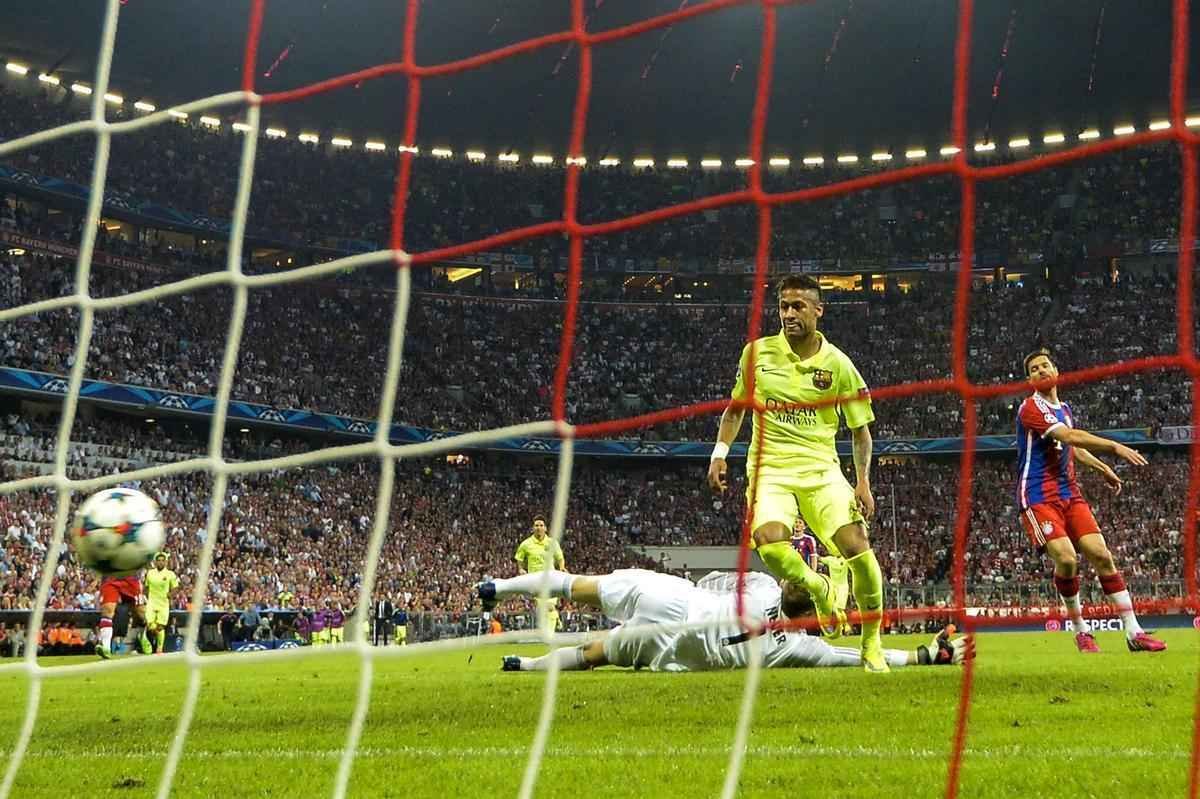 Primeiro gol de Neymar sobre o Bayern na derrota por 3 a 2, em Munique, no jogo de volta das semifinais da Liga dos Campees. No primeiro duelo, no Camp Nou, Barcelona havia goleado alemes por 3 a 0