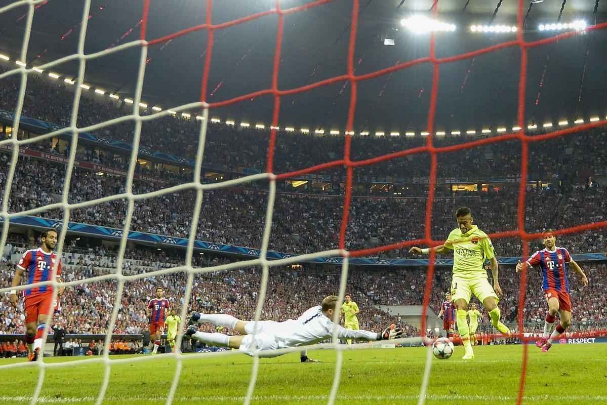 Primeiro gol de Neymar sobre o Bayern na derrota por 3 a 2, em Munique, no jogo de volta das semifinais da Liga dos Campees. No primeiro duelo, no Camp Nou, Barcelona havia goleado alemes por 3 a 0