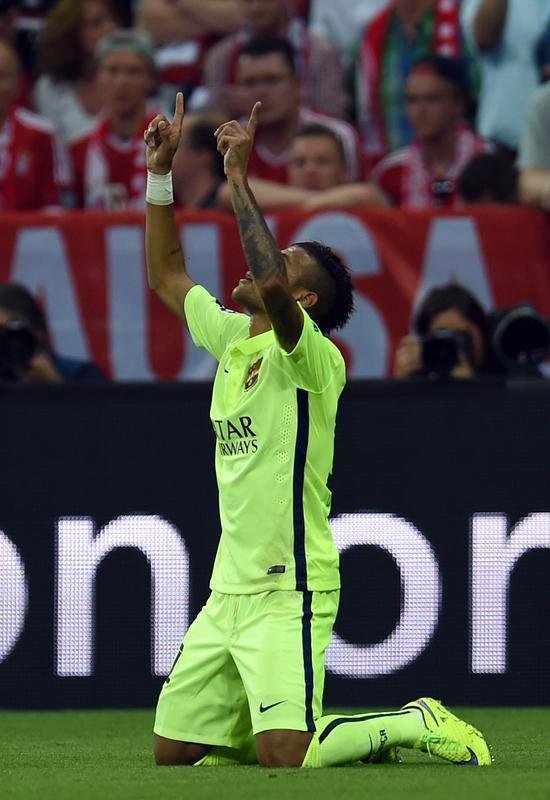 Segundo gol de Neymar sobre o Bayern na derrota por 3 a 2, em Munique, no jogo de volta das semifinais da Liga dos Campees. No primeiro duelo, no Camp Nou, Barcelona havia goleado alemes por 3 a 0