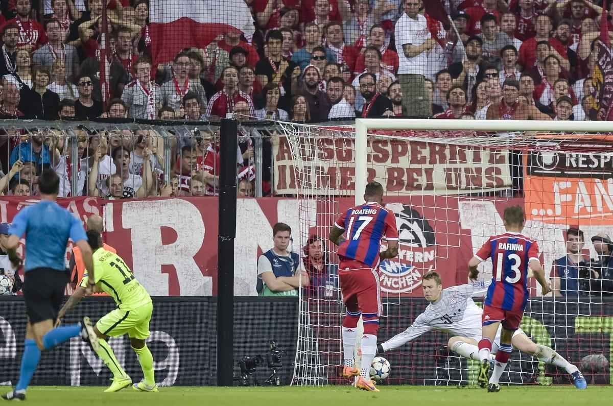 Segundo gol de Neymar sobre o Bayern na derrota por 3 a 2, em Munique, no jogo de volta das semifinais da Liga dos Campees. No primeiro duelo, no Camp Nou, Barcelona havia goleado alemes por 3 a 0