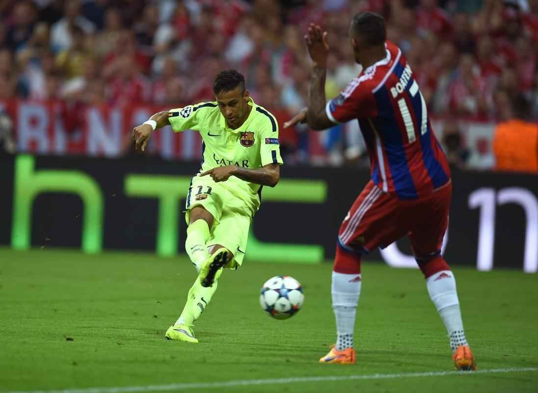 Segundo gol de Neymar sobre o Bayern na derrota por 3 a 2, em Munique, no jogo de volta das semifinais da Liga dos Campees. No primeiro duelo, no Camp Nou, Barcelona havia goleado alemes por 3 a 0