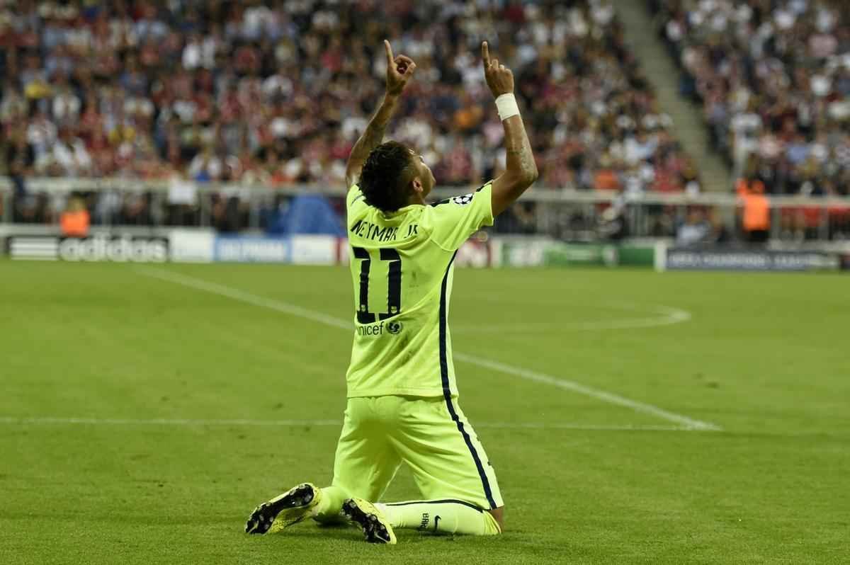 Segundo gol de Neymar sobre o Bayern na derrota por 3 a 2, em Munique, no jogo de volta das semifinais da Liga dos Campees. No primeiro duelo, no Camp Nou, Barcelona havia goleado alemes por 3 a 0