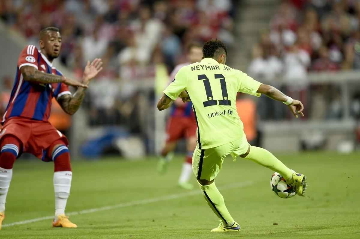 Segundo gol de Neymar sobre o Bayern na derrota por 3 a 2, em Munique, no jogo de volta das semifinais da Liga dos Campees. No primeiro duelo, no Camp Nou, Barcelona havia goleado alemes por 3 a 0