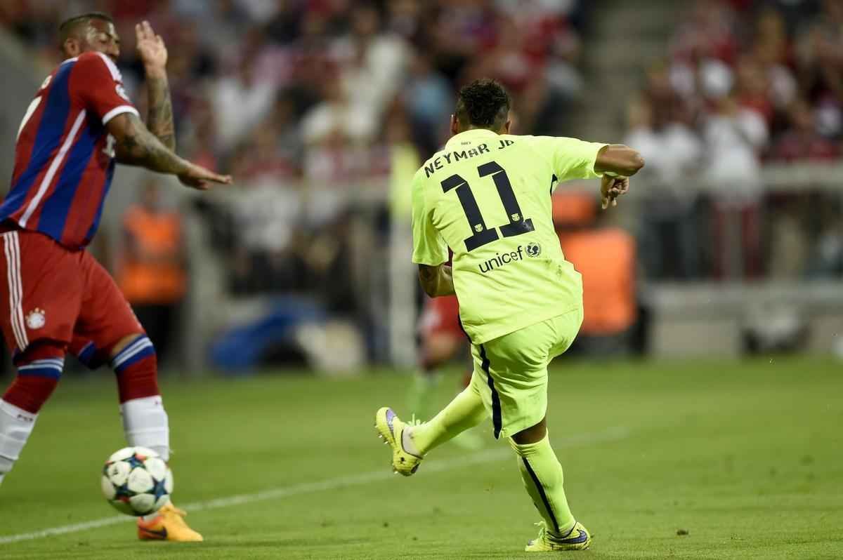 Segundo gol de Neymar sobre o Bayern na derrota por 3 a 2, em Munique, no jogo de volta das semifinais da Liga dos Campees. No primeiro duelo, no Camp Nou, Barcelona havia goleado alemes por 3 a 0