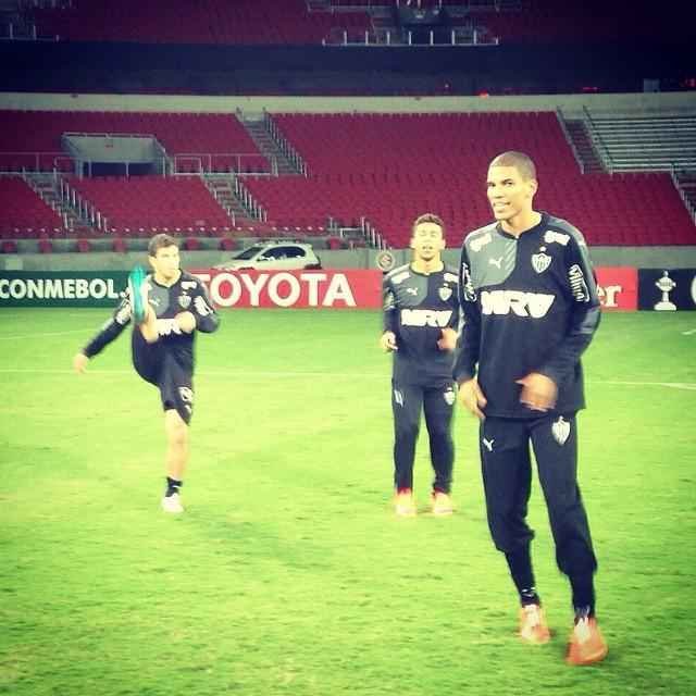 Fotos do treino do Atltico no Beira-Rio