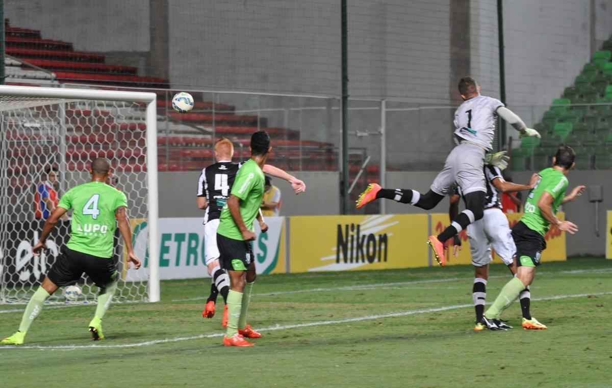 Fotos da partida entre Amrica e Cear, no Independncia, pela segunda fase da Copa do Brasil