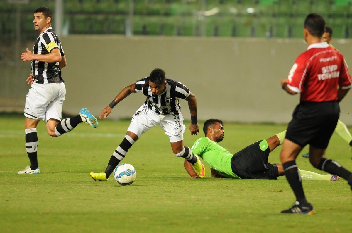 Fotos da partida entre Amrica e Cear, no Independncia, pela segunda fase da Copa do Brasil