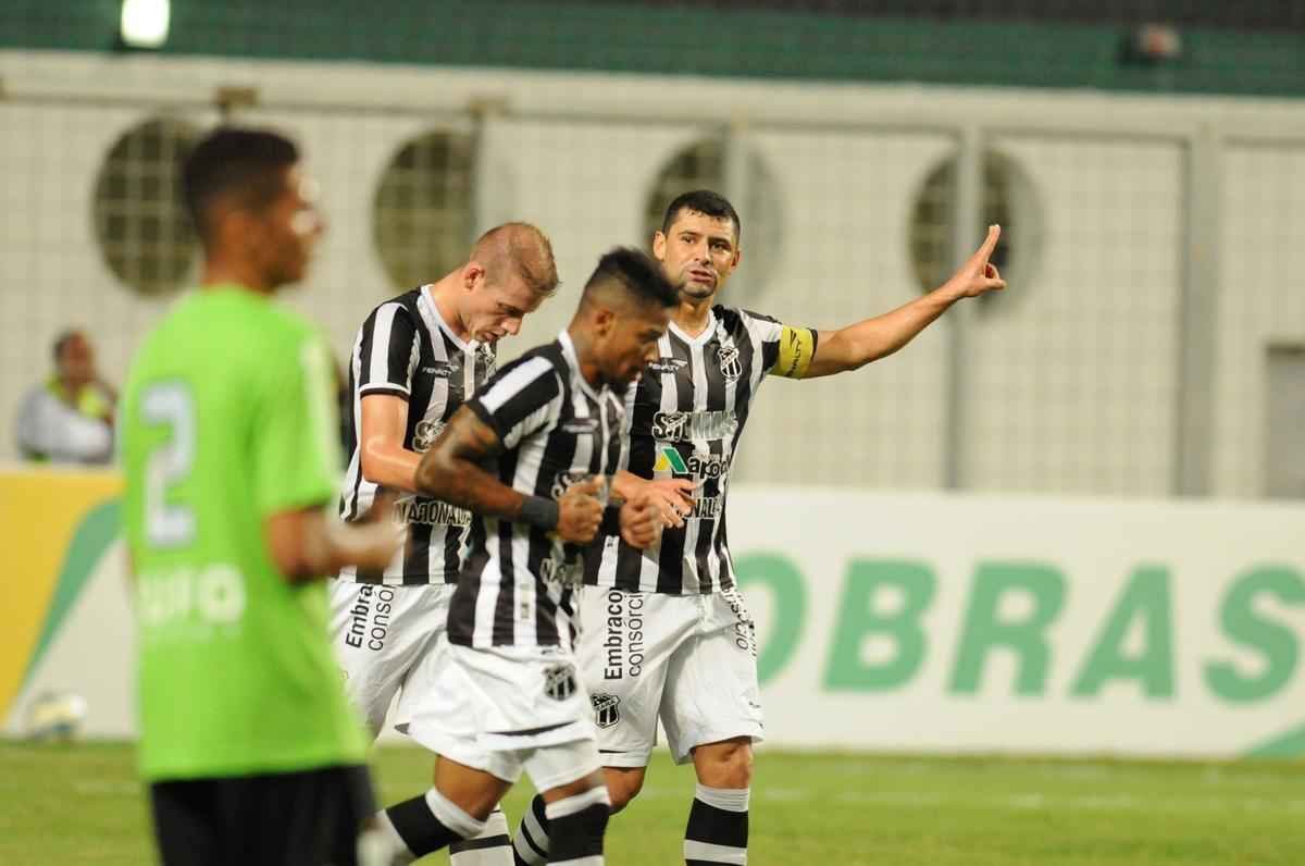 Fotos da partida entre Amrica e Cear, no Independncia, pela segunda fase da Copa do Brasil