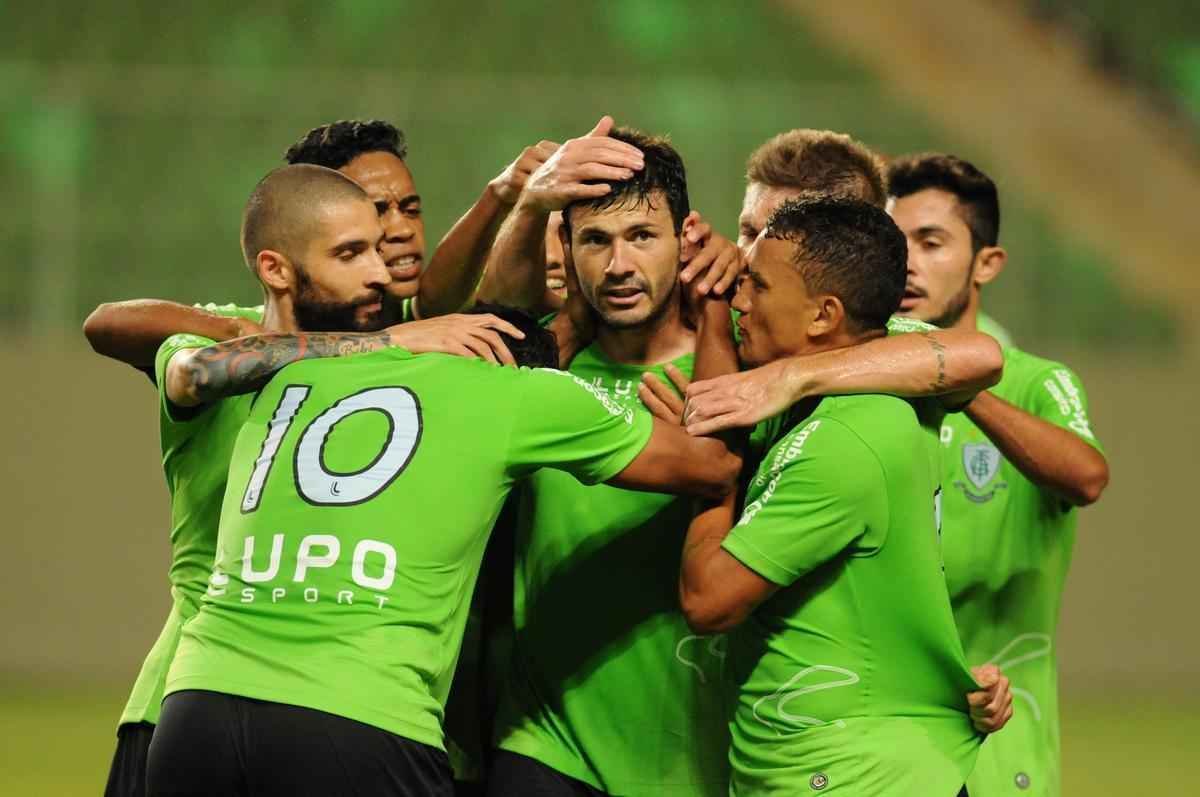 Fotos da partida entre Amrica e Cear, no Independncia, pela segunda fase da Copa do Brasil