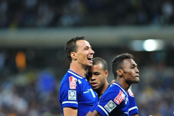 Imagens do segundo tempo do duelo entre Cruzeiro e So Paulo, no Mineiro