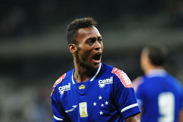 Imagens do segundo tempo do duelo entre Cruzeiro e So Paulo, no Mineiro