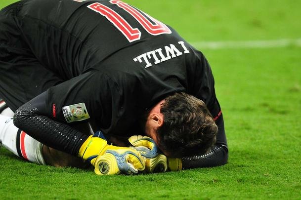 Fbio pegou dois pnaltis, Gabriel Xavier converteu ltima cobrana celeste e torcida foi ao delrio com a classificao do Cruzeiro s quartas de final da Copa Libertadores sobre o So Paulo, no Mineiro