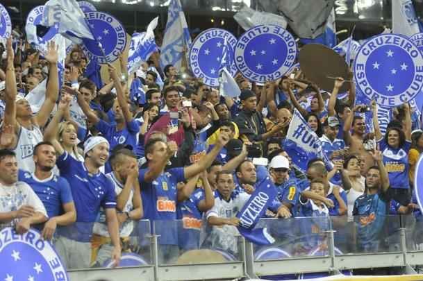 Fbio pegou dois pnaltis, Gabriel Xavier converteu ltima cobrana celeste e torcida foi ao delrio com a classificao do Cruzeiro s quartas de final da Copa Libertadores sobre o So Paulo, no Mineiro